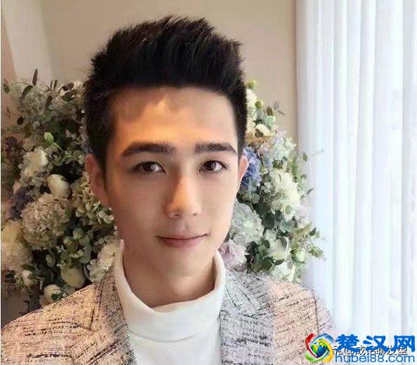 头发很硬两边又容易炸开，这种发质适合什么发型？