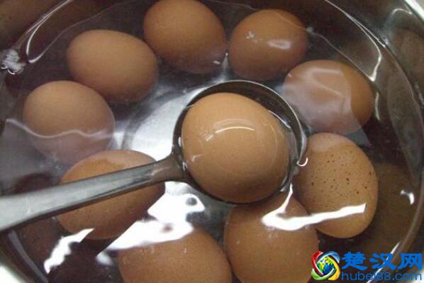 做茶叶蛋时，用什么茶叶最好？很多人搞错，难怪鸡蛋有苦味