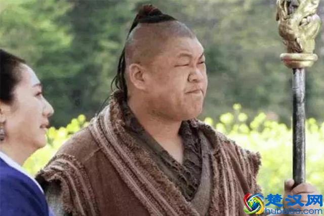 快递员私拆女客户包裹！内衣还发朋友圈！顺丰：绝不姑息