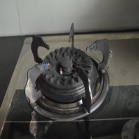 燃气灶出火小出火不均怎么办？燃气灶出火小解决方法