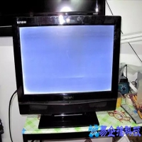 显示器白屏是什么原因，电脑显示器白屏自修方法