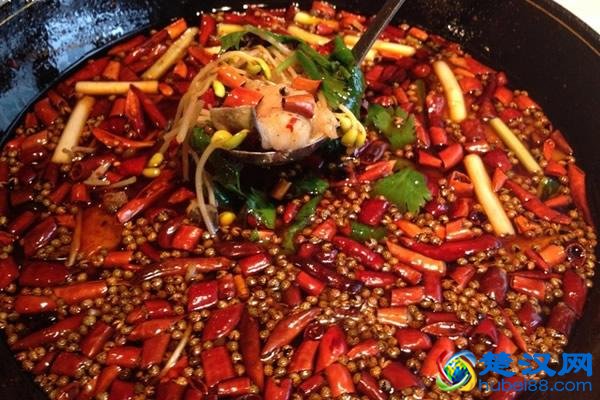 重庆大厨做火锅鱼12年；辣而不燥，鱼肉鲜而不腥，肥美爽口