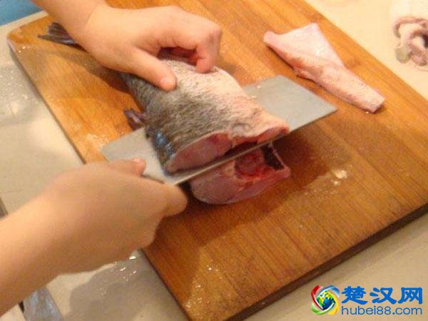 重庆大厨做火锅鱼12年；辣而不燥，鱼肉鲜而不腥，肥美爽口