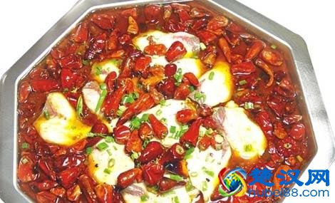 重庆大厨做火锅鱼12年；辣而不燥，鱼肉鲜而不腥，肥美爽口