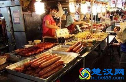 80后女生做特色小吃加盟店，一年收入20万以上