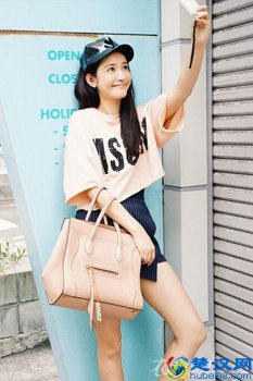 粉色裤裙配什么上衣好看(正确的裤裙穿搭)