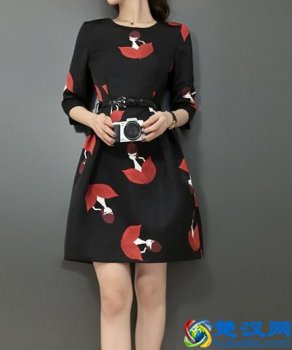  二十摄氏度穿什么衣服（时尚女装搭配技巧）