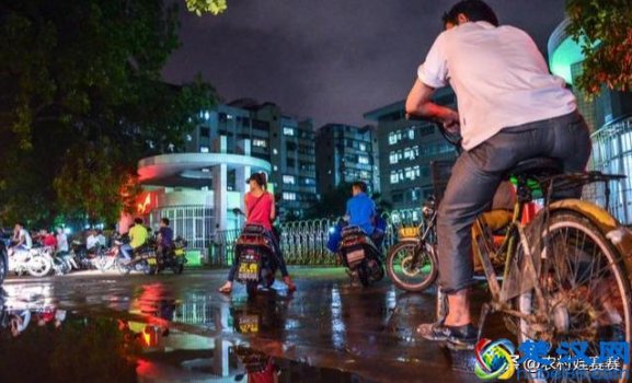 女孩业余时卖什么赚钱(业余时间赚钱方法)