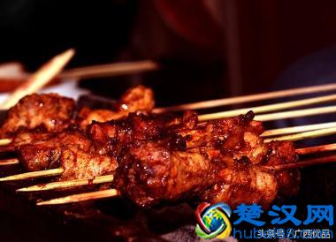  烧烤用的是什么炭（做烧烤用什么碳最好）