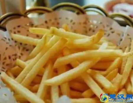  炸薯条怎么做(怎么用土豆炸出美味薯条)