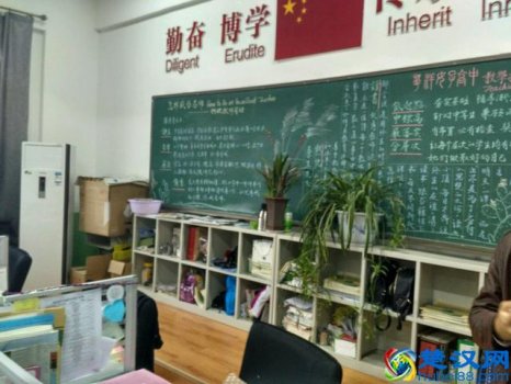  记叙文的表现手法有哪些（语文常见的24种表现手法、10种修辞方法）