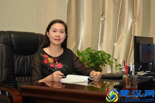  卢小玲个人简介（人物经历以及主讲课程）