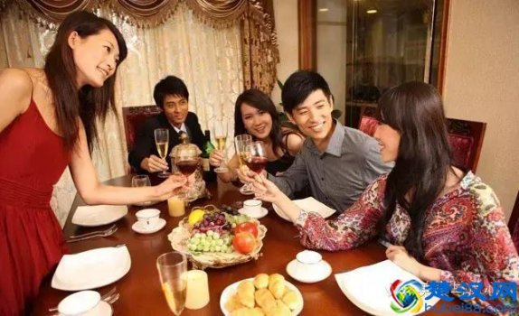  聚餐吃什么最合适（朋友聚餐吃什么菜比较好）