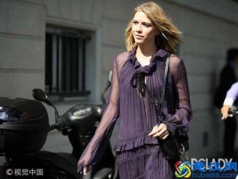 紫色跟什么颜色搭配好看(颜色搭配的三个黄金法则)