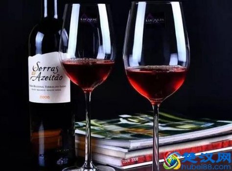  婚宴酒水怎么配（婚宴场地布置、十种婚宴用酒介绍）