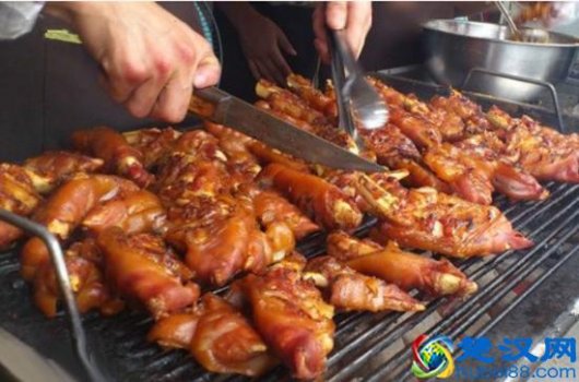  烤猪蹄需要什么原料（烤猪蹄用到的配料有哪些）