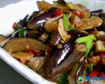  红烧圆茄子怎么做好吃（家常红烧茄子最简单的做法）