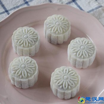  冰皮月饼怎么做出透明（冰皮月饼的做法及配方）