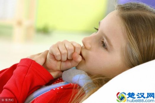  咳嗽有痰吃什么好的快（咳嗽伴有痰，教你3个饮食方法）