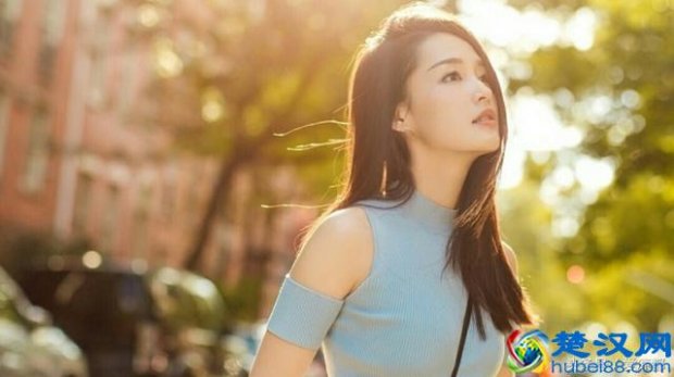  举止轻浮是什么意思（一个轻浮的人都有哪些行为表现）