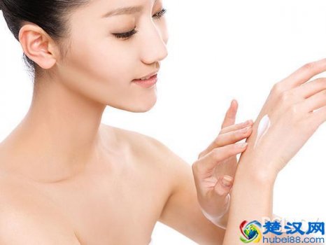  夏天太阳晒黑了怎么变白（晒黑多久才可以变白）