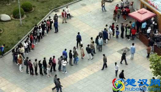 学校附近卖什么小吃赚钱吗(学校门口1一10元的小吃)