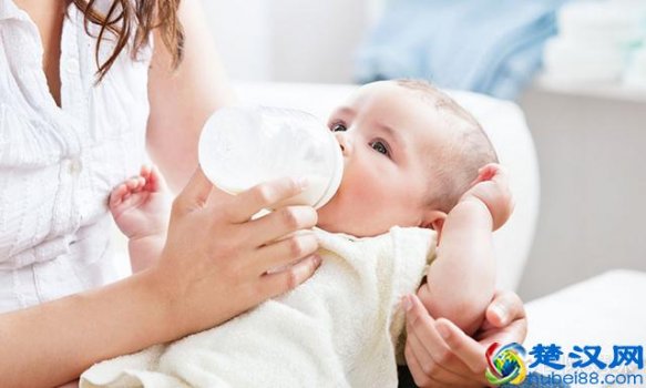 婴儿奶粉如何选择（选择攻略以及注意事项）