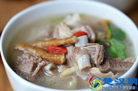  羊肉汤的做法大全，冬天吃羊肉滋补暖身