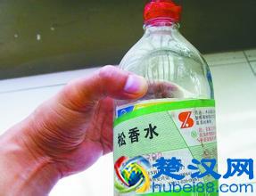  手上有胶水怎么洗？快速去除的方法