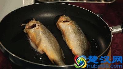 如何煎鱼不粘锅不掉皮?煎鱼不掉皮的五个妙招