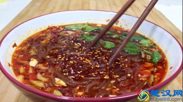  酸辣粉条怎么做好吃（制作酸辣粉条需要哪些配料）