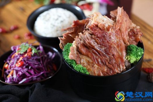  饭店特色用什么好（怎样做一家特色饭店）