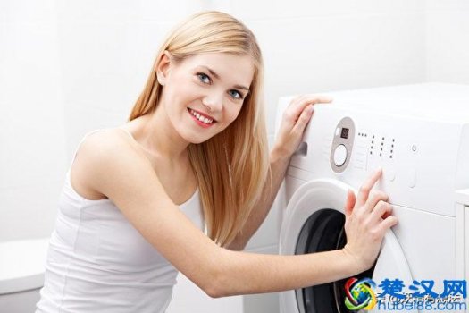  衣服为什么要用凉水洗（用冷水洗衣服有什么好处吗）