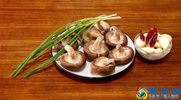  干香菇怎么做汤好喝（干香菇怎么做汤好喝）