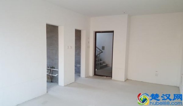  怎么装修房子最省钱简单（黑白灰卧室门）