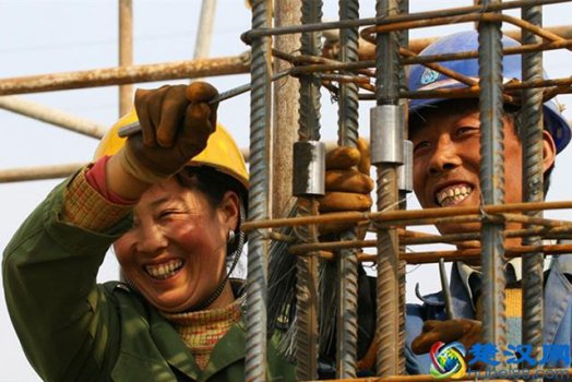  农村开什么店铺最赚钱（农村54岁大叔的第三职业一天收入1000元）