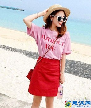  粉红色衣服能配什么外套吗（掌握3个搭配技巧承包你的少女心）