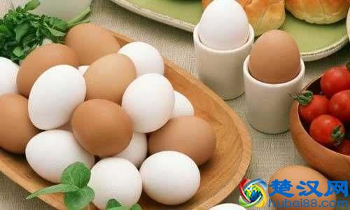  煮鸡蛋不宜用什么容器（鸡蛋适合用陶瓷和不锈钢容器来煮）