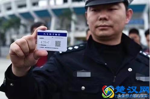  怎么安装汽车装牌照（汽车牌照安装不合规扣12分）