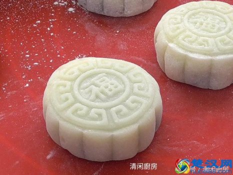  冰皮月饼怎么做？教你自制冰皮月饼最简单的做法（好吃又省钱）