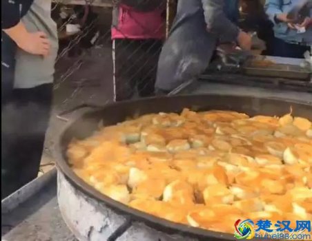 摆地摊卖什么早点简单(适合摆摊卖的早餐有哪些)