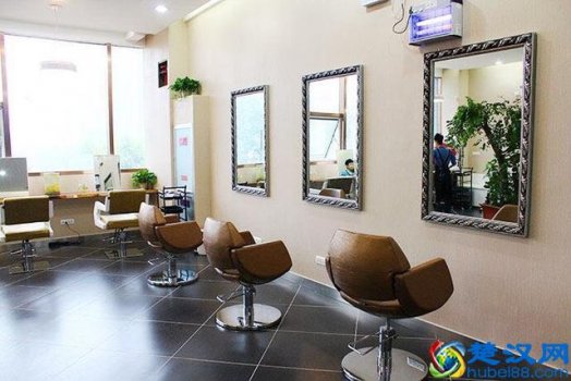  开美发店需要准备什么工具（开美发店的采购清单）