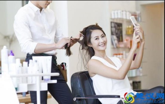  现在的美发行业是什么样的趋势（2019中国美发行业10大趋势）