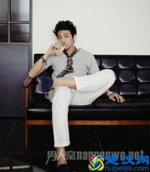  休闲裤配什么鞋好看（休闲裤配运动鞋合适吗）