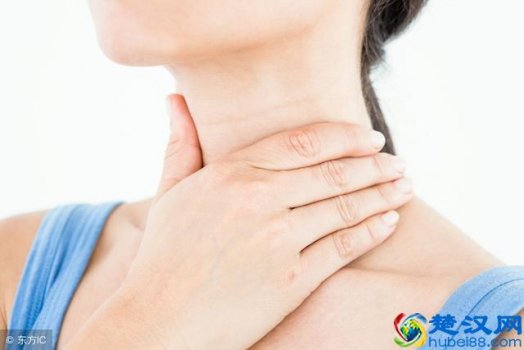  喉咙痒咳嗽是什么原因，推荐几个偏方！