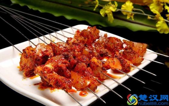  开烧烤摊要买什么工具（开烧烤摊的设备有哪些）