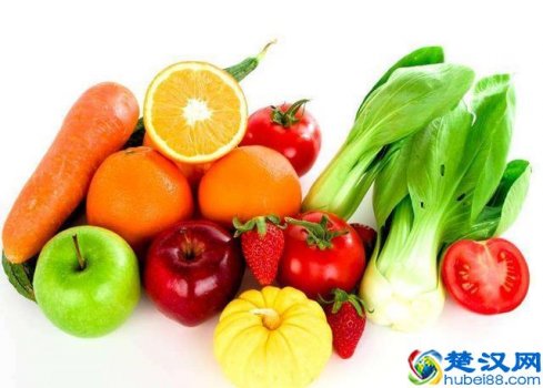  秋天嘴唇干燥怎么办容易上火（嘴角经常开裂是什么大原因）