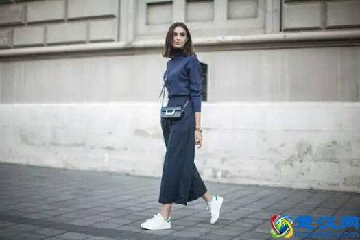  垂感套装阔腿裤搭什么鞋好看（这4款单鞋搭配阔腿裤，超时髦又显瘦）