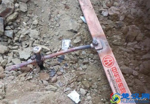  三孔插头地线什么颜色有什么作用（老电工教你一招快速分辨火线，零线，地线）