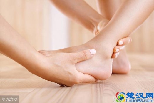  关节响是怎么回事？关节响又疼，医生警惕腱鞘炎